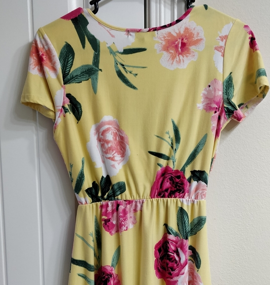 Dress - Picture 3 of 4